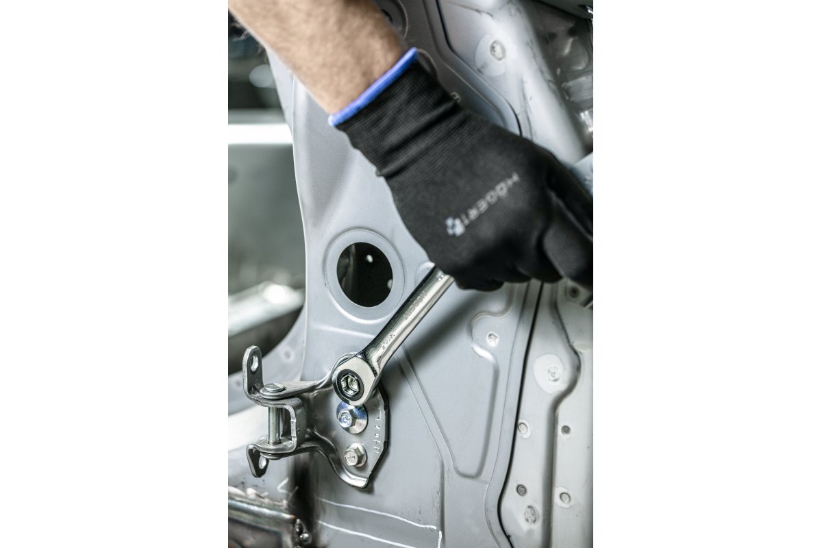 Накидной ключ с трещотками, 20 насадок