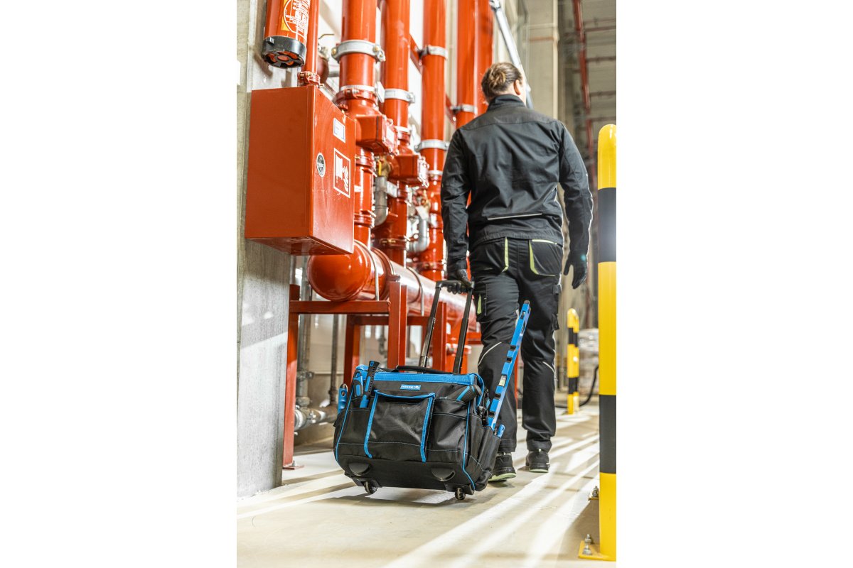 Монтажная сумка на колесах