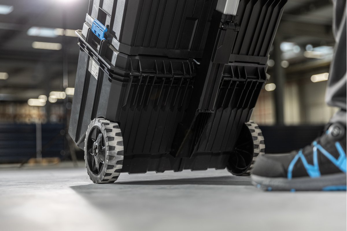 Ящик для інструментів на колесах