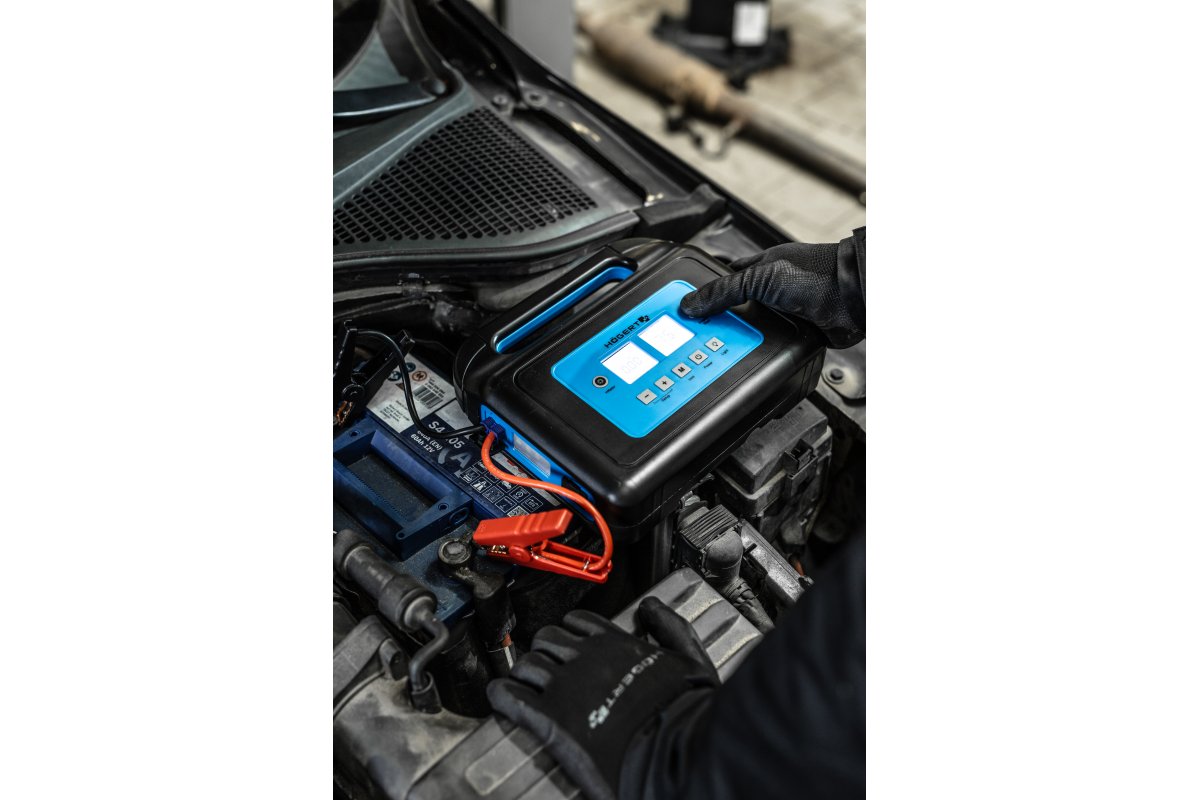 Пуcкoвий зapядний пpиcтpій з кoмпpecopoм 400А