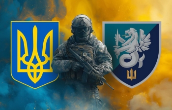 Солдат желто-синий дым два герба